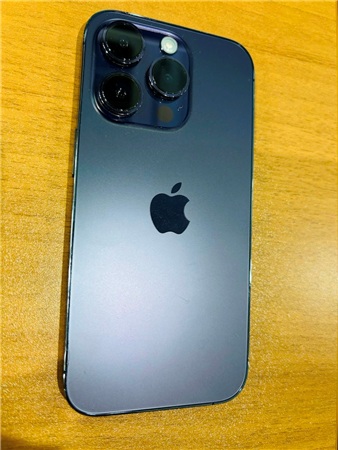 iPhone　中古　iPhone 14 Proの背面
