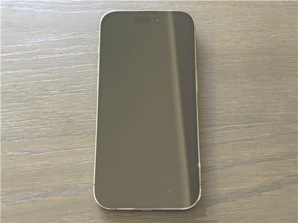iPhone　中古　iPhone 14 Proの全面