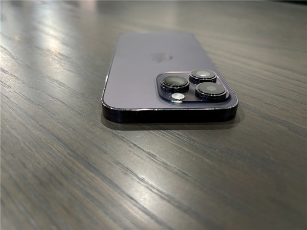 iPhone　中古　iPhone 14 Proのトップ