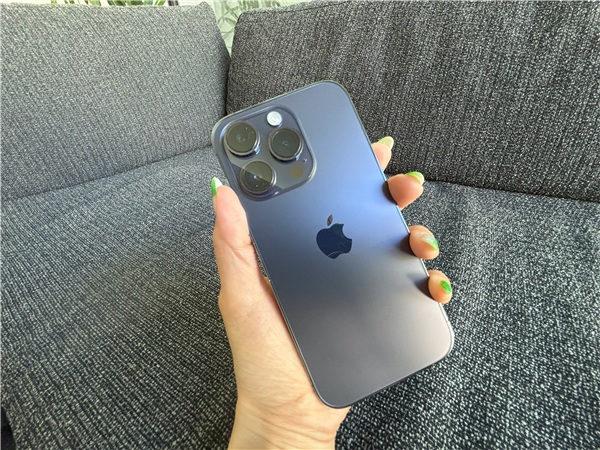 iPhone14 Pro レビュー　iPhone 14 Proの裏面